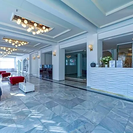 Adel Paradise מלון 4*