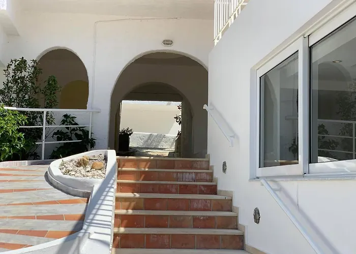 Adel Paradise Hotell