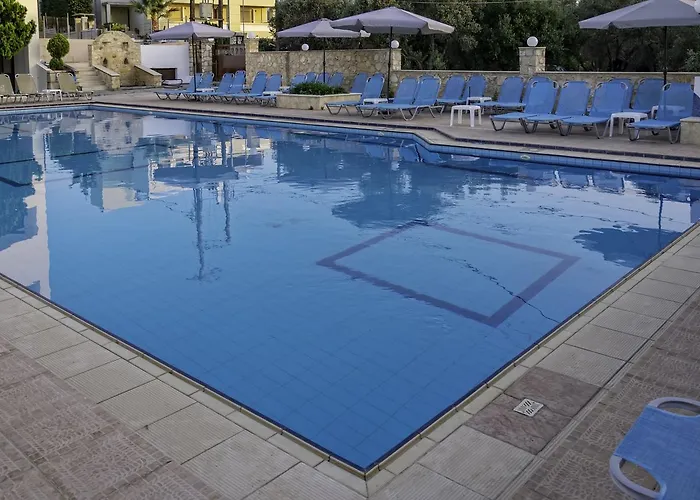 Adel Paradise Szálloda 4*