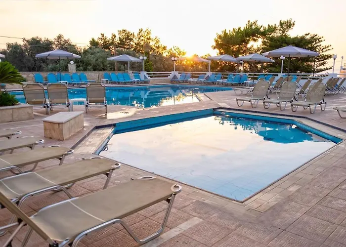 Adel Paradise Hotel 4*